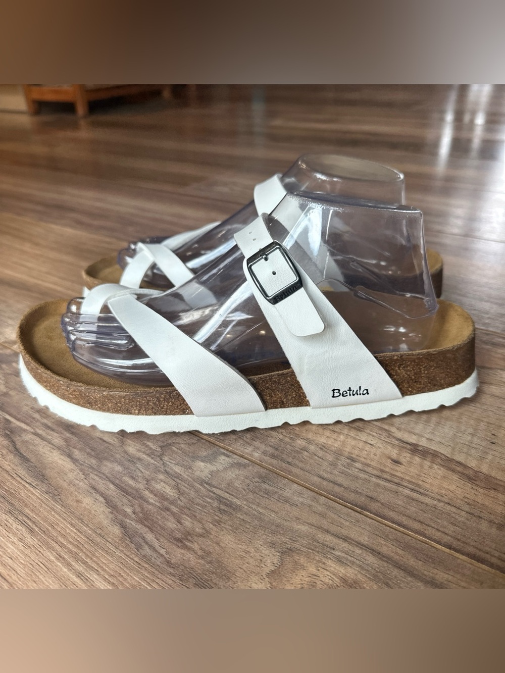 Betula Mia by Birkenstock Sz 40 White EUC Toe Loop Cork Footbed Sandals Women